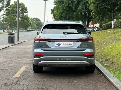 Audi Q4 e-tron 2025, 29000 км, за 20864.81 USD