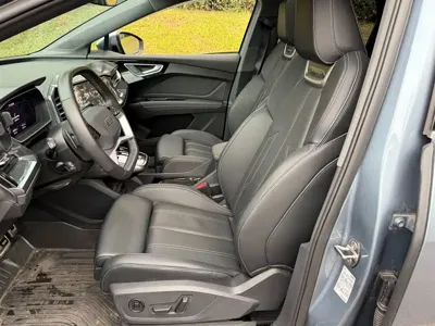 Audi Q4 e-tron 2025, 29000 км, за 20864.81 USD - фото 8