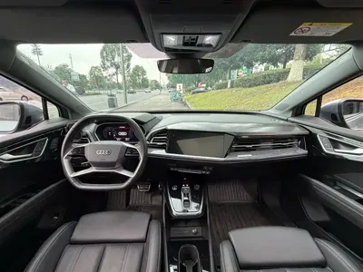 Audi Q4 e-tron 2025, 29000 км, за 20864.81 USD - фото 11