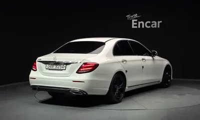 Mercedes-Benz E-Class 2018, 91028 км, за 14106.6 USD