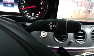 Mercedes-Benz E-Class 2018, 91028 км, за 14106.6 USD - фото 9