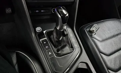 Volkswagen Tiguan 2021, 76263 км, за 18169.8 USD - фото 9