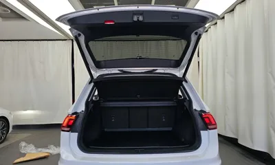 Volkswagen Tiguan 2021, 76263 км, за 18169.8 USD - фото 20