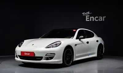 Porsche Panamera · 2012 год
