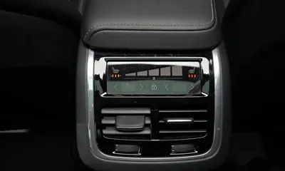 Volvo XC60 2023, 71772 км, за 27152.3 USD - фото 19