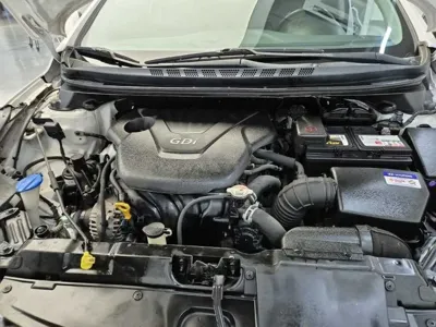 Hyundai Avante 2015, 76867 км, за 3648.21 USD