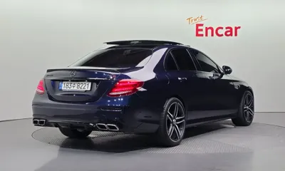 Mercedes-Benz E-Class 2018, 105943 км, за 34307.27 USD