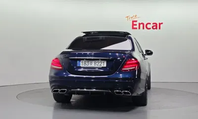 Mercedes-Benz E-Class 2018, 105943 км, за 34307.27 USD
