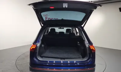 Volkswagen Tiguan 2023, 53436 км, за 19755.53 USD - фото 20