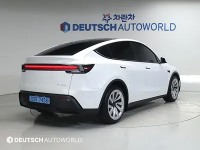 Tesla Model Y 2025, 19804 км, за 39057.37 USD