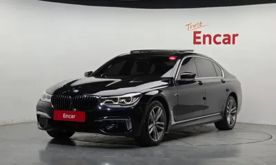 BMW 7-Series · 2018 год