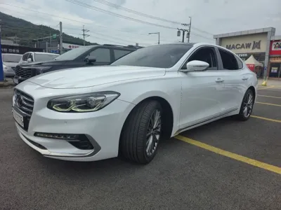 Hyundai Grandeur 2018, 120000 км, за 11553.11 USD