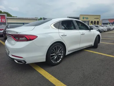 Hyundai Grandeur 2018, 120000 км, за 11553.11 USD