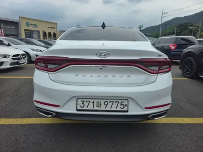 Hyundai Grandeur 2018, 120000 км, за 11553.11 USD