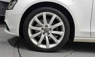 Audi A4 2015, 133808 км, за 4096.46 USD