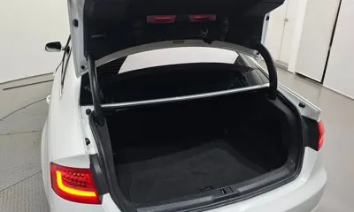 Audi A4 2015, 133808 км, за 4096.46 USD - фото 20