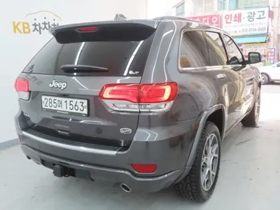 Jeep Cherokee 2019, 131629 км, за 10437.18 USD