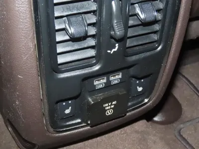 Jeep Cherokee 2019, 131629 км, за 10437.18 USD - фото 16