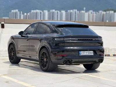Porsche Cayenne 2024, 61216 км, за 82053.3 USD