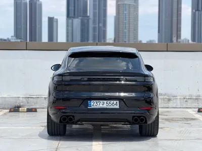 Porsche Cayenne 2024, 61216 км, за 82053.3 USD