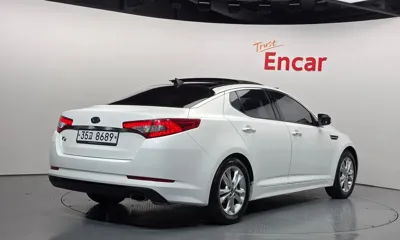 Kia K5 2011, 207467 км, за 2925.31 USD