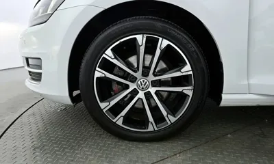 Volkswagen Golf 2015, 140914 км, за 5939.87 USD