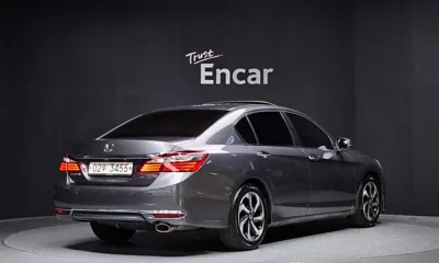 Honda Accord 2017, 120090 км, за 6437.2 USD