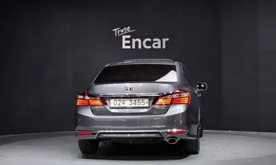 Honda Accord 2017, 120090 км, за 6437.2 USD