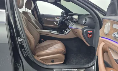 Mercedes-Benz E-Class 2023, 60107 км, за 26257.06 USD - фото 11