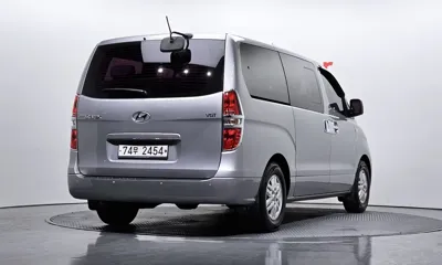 Hyundai Starex 2016, 76798 км, за 8465.19 USD