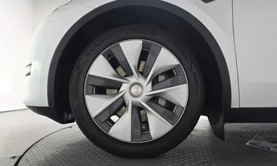 Tesla Model Y 2024, 50518 км, за 25276.89 USD
