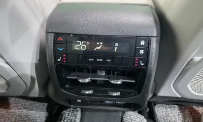 Jeep Cherokee 2022, 80421 км, за 24391.87 USD - фото 19