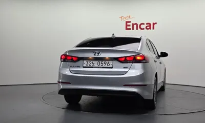 Hyundai Avante 2016, 184162 км, за 4810.5 USD