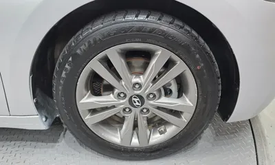 Hyundai Avante 2016, 184162 км, за 4810.5 USD