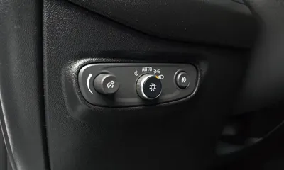 ChevroletGMDaewoo Equinox 2018, 92084 км, за 7615.89 USD - фото 14
