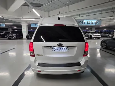 Kia Canival 2012, 124000 км, за 5829.07 USD