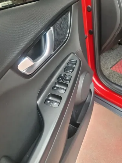 Hyundai Kona 2023, 40276 км, за 14212.07 USD - фото 7