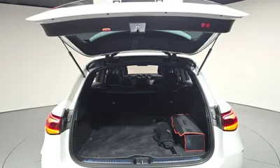 Mercedes-Benz GLC-Class 2023, 36006 км, за 43258.5 USD - фото 32