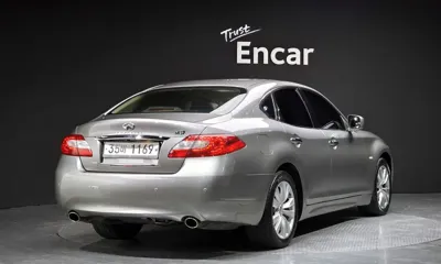 Infiniti M 2011, 177725 км, за 2166.21 USD