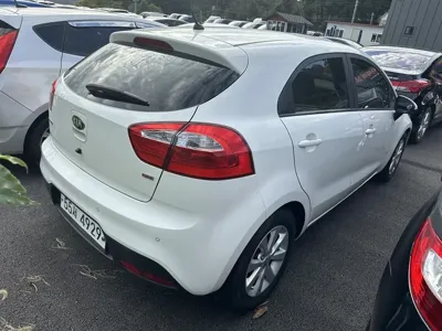 Kia Pride 2013, 131000 км, за 2888.28 USD