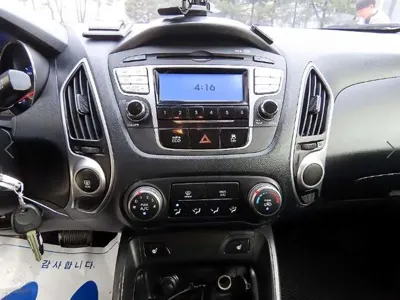 Hyundai Tucson 2011, 144610 км, за 2280.13 USD - фото 13