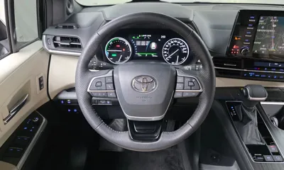 Toyota Sienna 2021, 54792 км, за 28620.19 USD - фото 13