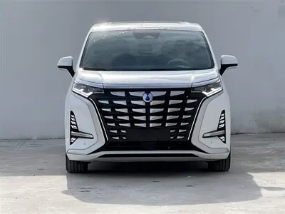 Denza Denza D9 2023, 52000 км, за 27741.12 USD
