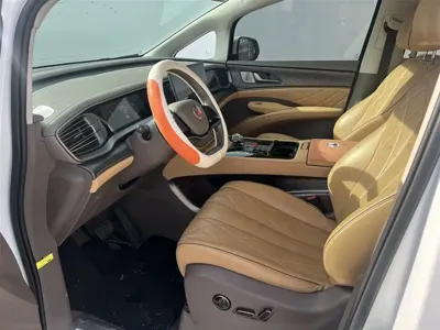 Denza Denza D9 2023, 52000 км, за 27741.12 USD