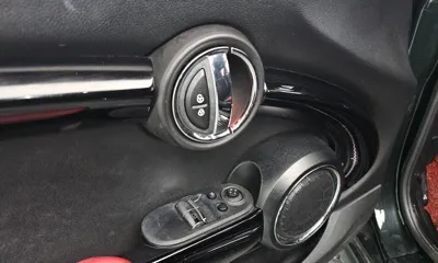 MINI Cooper 2016, 60157 км, за 10175.09 USD - фото 17