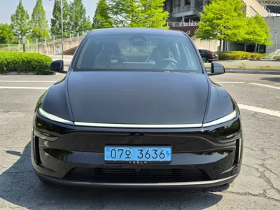 Tesla Model Y · 2026 год