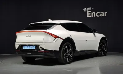 Kia EV6 2023, 82692 км, за 19537.47 USD