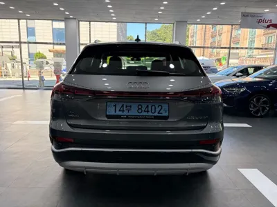 Audi Q4 e-tron 2026, 1144 км, за 31203.27 USD