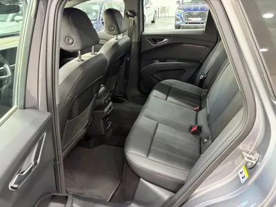 Audi Q4 e-tron 2026, 1144 км, за 31203.27 USD - фото 11