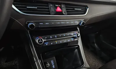 Hyundai Grandeur 2019, 45272 км, за 14375.74 USD - фото 17